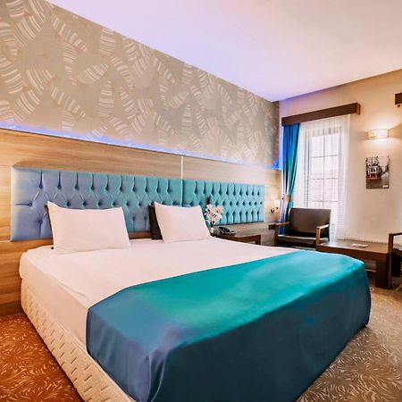 Highway Otel Elmalık Екстериор снимка