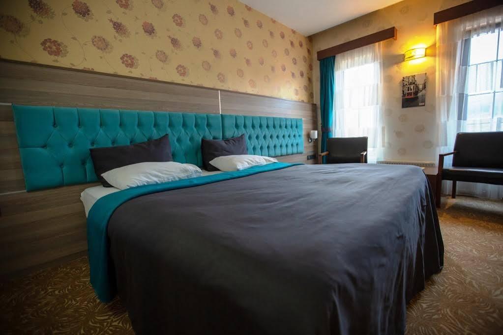 Highway Otel Elmalık Екстериор снимка