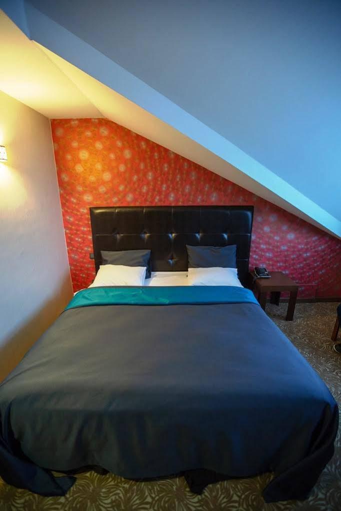 Highway Otel Elmalık Екстериор снимка