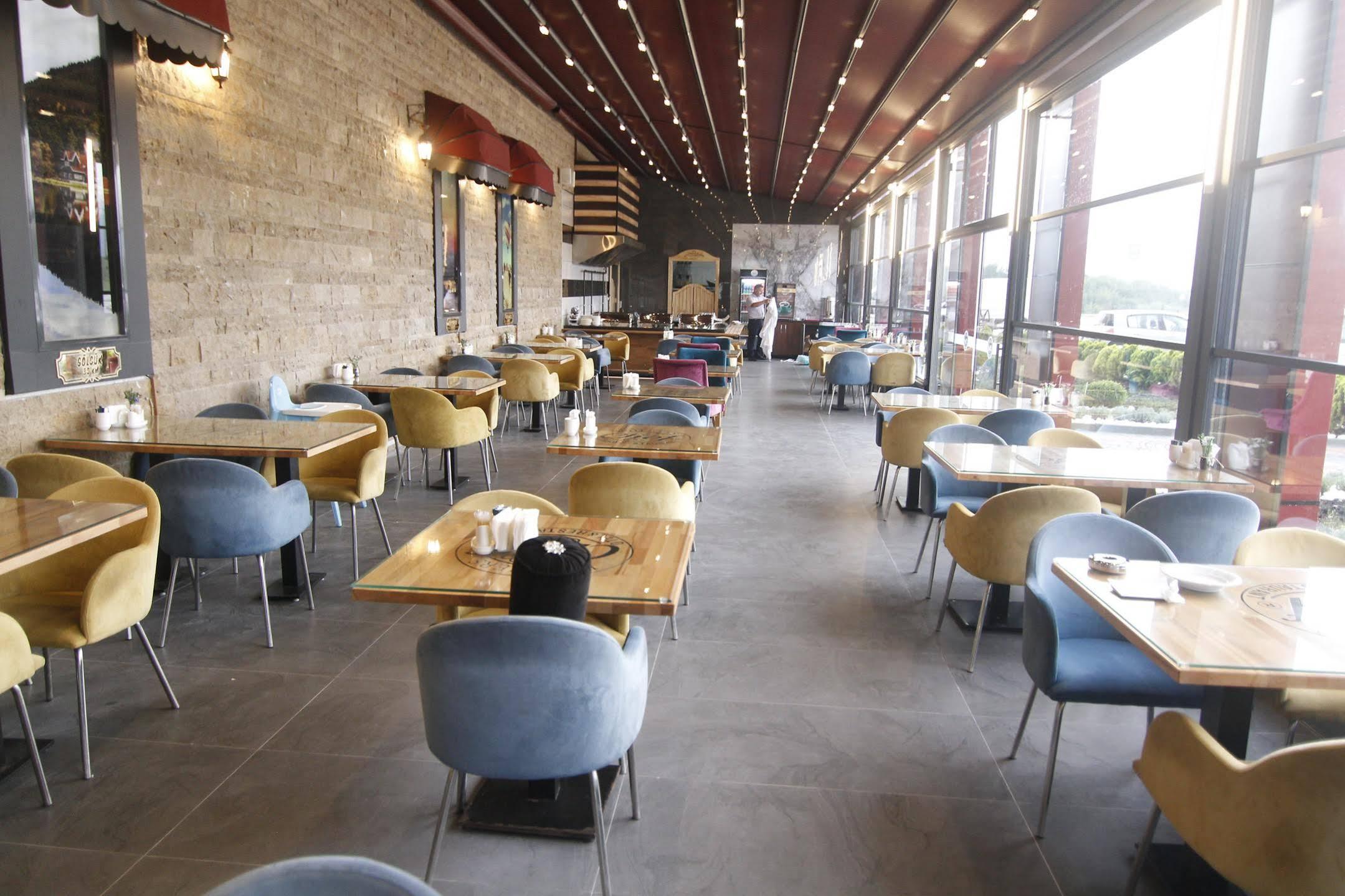 Highway Otel Elmalık Екстериор снимка