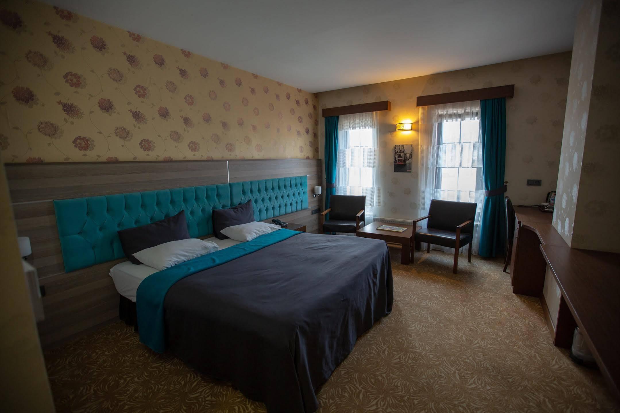 Highway Otel Elmalık Екстериор снимка