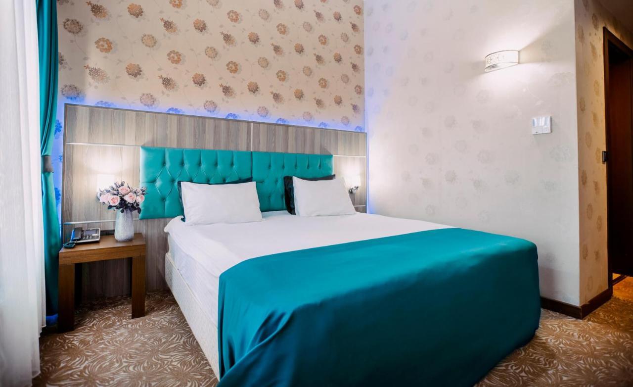 Highway Otel Elmalık Екстериор снимка