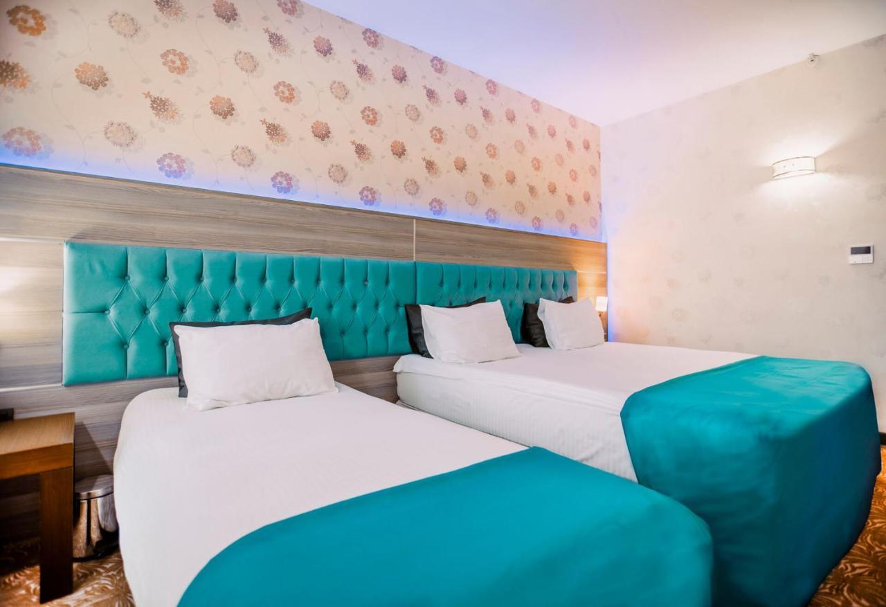 Highway Otel Elmalık Екстериор снимка