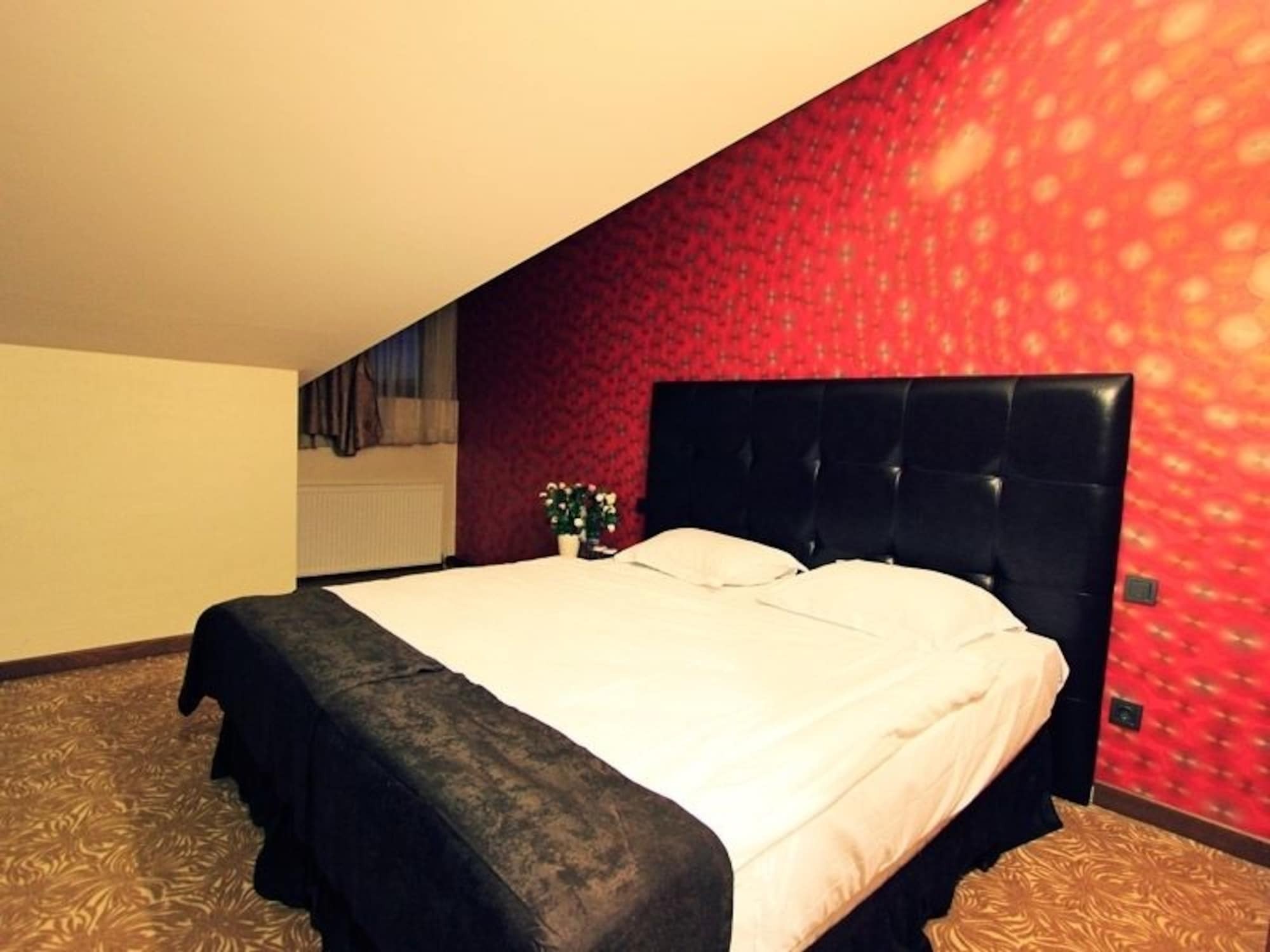 Highway Otel Elmalık Екстериор снимка